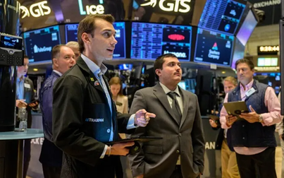 Chứng khoán Mỹ tiếp tục thăng hoa, Dow Jones tăng 300 điểm