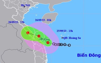 Áp thấp nhiệt đới cách Quảng Ngãi 80km, mưa lớn ở miền Trung
