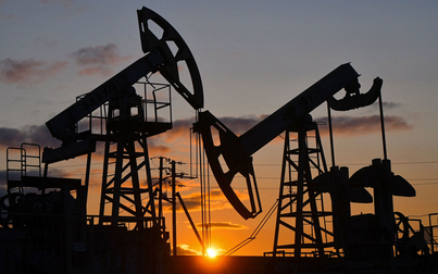 Ả Rập Saudi và Nga thắng lớn trong canh bạc cắt giảm giá dầu