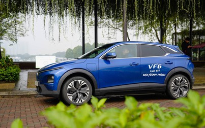 'Xe của năm' VF 6 gây ấn tượng mạnh tại Triễn lãm Xe điện hóa đầu tiên ở Việt Nam