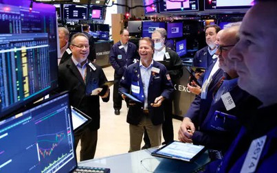 Dow Jones tăng 400 điểm sau khi Fed dự kiến có 3 đợt cắt giảm lãi suất trong 2024