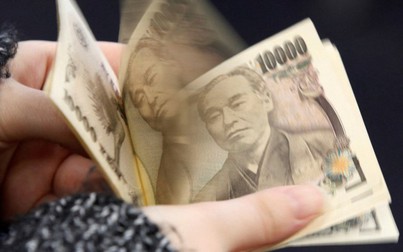 Đồng yên giảm xuống mức thấp nhất trong 34 năm