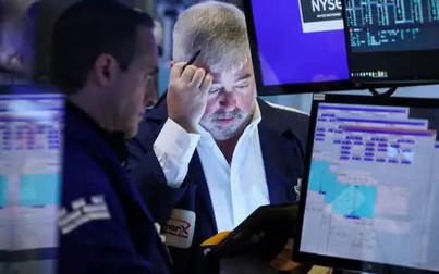 Dow Jones giảm 475 điểm, S&P 500 chứng kiến phiên tồi tệ nhất kể từ tháng 1