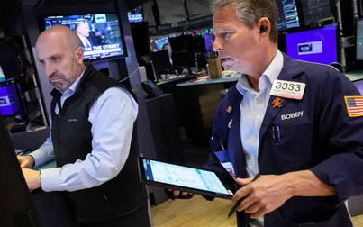 Dow Jones giảm hơn 200 điểm khi lợi suất trái phiếu tăng