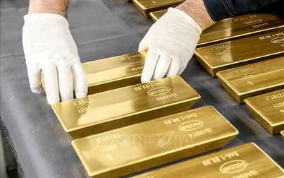 Giá vàng thế giới chạm mức cao kỷ lục mới