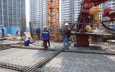 Chủ đầu tư, nhà thầu 'oằn lưng' với giá vật liệu