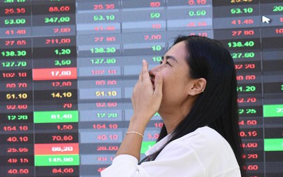 VN-Index lần đầu tiên 'chạm' mốc 1.600 điểm