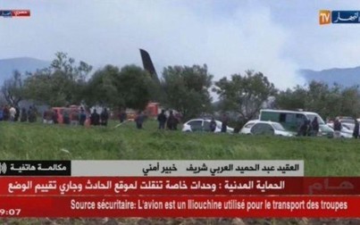 Rơi máy bay quân sự ở Algeria làm ít nhất 100 binh sĩ thiệt mạng