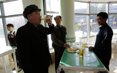 Khám phá bên trong quán bar hiếm hoi ở Triều Tiên