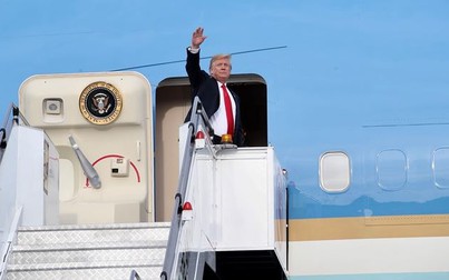 Tổng thống Trump lên chuyên cơ rời Việt Nam sớm hơn dự kiến
