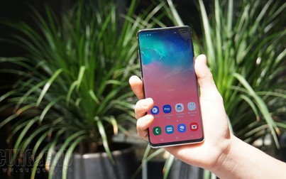 Trên tay siêu phẩm Galaxy S10+ màn hình đục lỗ, vân tay trong màn hình