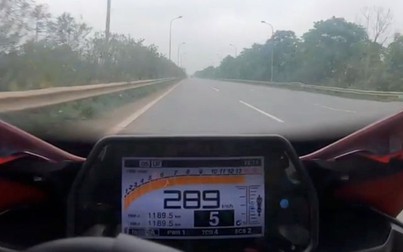 Xôn xao môtô chạy tốc độ kinh hoàng, gần 290 km/h ở Hà Nội
