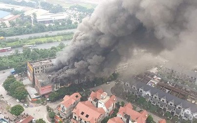 Cháy lớn thiêu rụi nhiều biệt thự hạng sang tại Thiên Đường Bảo Sơn