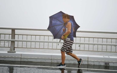 Hơn 679 chuyến bay bị hoãn do bão Krosa đổ bộ vào Nhật Bản