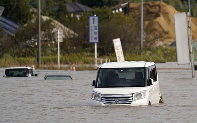 Nhật Bản nỗ lực cứu hộ sau khi bị mưa lũ "nhấn chìm"