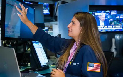 S&P 500 tiếp tục lập kỷ lục, Dow Jones dứt chuỗi giảm kéo dài 4 phiên