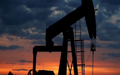 Giá dầu tăng cao do rủi ro nguồn cung gia tăng