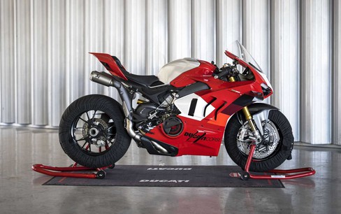 Ducati ra mắt siêu phẩm Panigale V4 R 2023 hoàn toàn mới