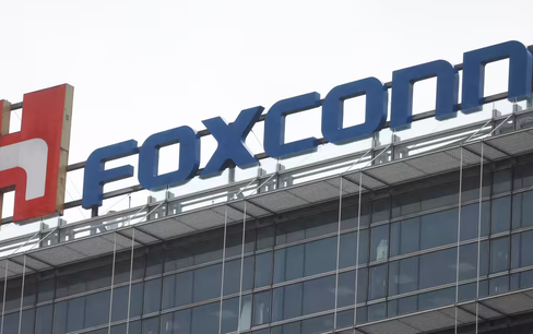 Foxconn tăng lương cho nhân viên ở lại sản xuất iPhone