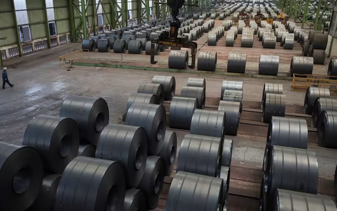 Giá nhựa và thép châu Á sụt giảm khi xuất khẩu tăng mạnh từ Trung Quốc