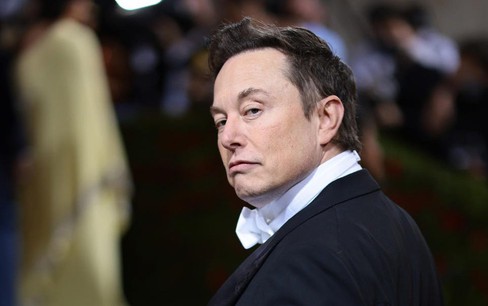 Tỷ phú Elon Musk mất danh hiệu người giàu nhất thế giới