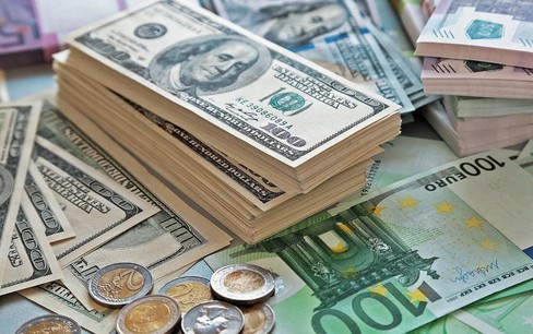 Tỷ giá đồng bạc xanh sụt giảm, đồng euro tăng giá