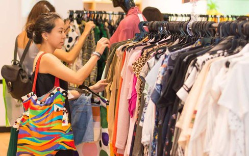 Tại sao ngành thời trang không thể tái chế quần áo cũ?