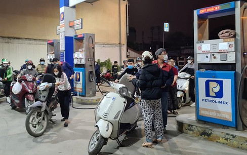 Thiếu xăng cục bộ trong những ngày giáp Tết, Bộ Công Thương chỉ đạo khẩn