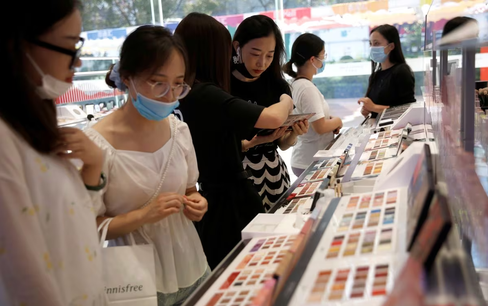 Ngành hàng mỹ phẩm bất an với thị trường làm đẹp Trung Quốc