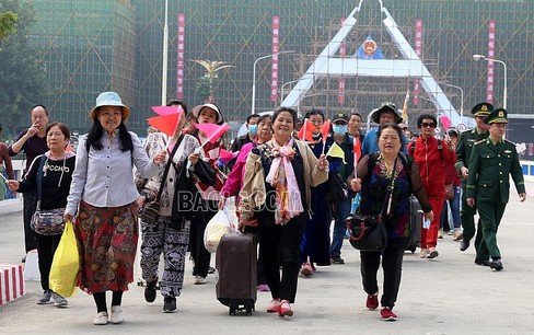 Khách đoàn Trung Quốc trở lại Việt Nam ngay trong ngày 15/3