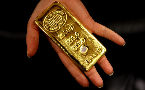 Giá vàng bùng nổ, hướng tới mốc 2.000 USD