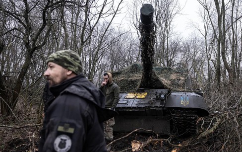 Phương Tây chuyển vũ khí chậm khiến Ukraina mất lợi thế trên chiến trường?