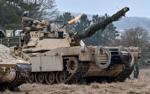 Quân đội Mỹ nói đang chuyển xe tăng tới Ukraina 'nhanh nhất có thể'