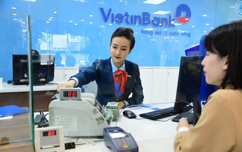 Thêm ngân hàng lớn công bố cho vay để trả nợ ngân hàng khác