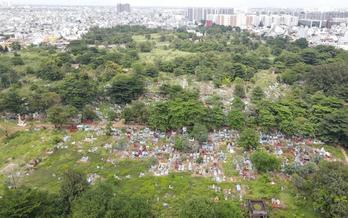 Bắt đầu di dời hơn 1.800 ngôi mộ tại nghĩa trang Bình Hưng Hòa