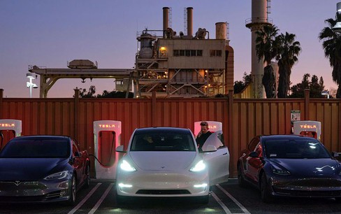 Donald Trump: 'Không cần bi quan về Tesla và ngành xe điện'