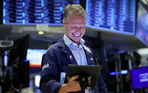 Cổ phiếu tăng vọt, Dow Jones tăng hơn 650 điểm nhờ báo cáo lạm phát tăng