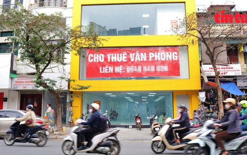 La liệt bảng cho thuê nhà trên những tuyến phố đắt đỏ ở Hà Nội