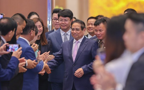Thủ tướng: Giải quyết xong các yêu cầu, khó khăn của doanh nghiệp trong vòng 2 tuần