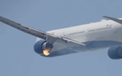 Video động cơ máy bay Boeing của Delta Air Lines bốc cháy bùng bùng khi cất cánh