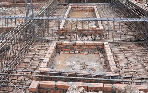 Xây nhà 2 tầng nên chọn móng băng hay móng cọc?