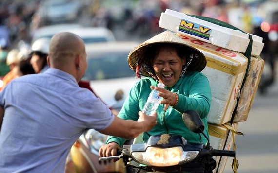 Tuyến đường ăn uống miễn phí ngày rằm ở Bình Dương