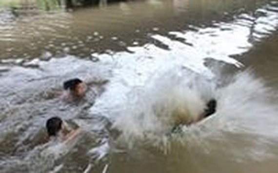 Tắm sông, 5 học sinh ở Bình Định bị đuối nước