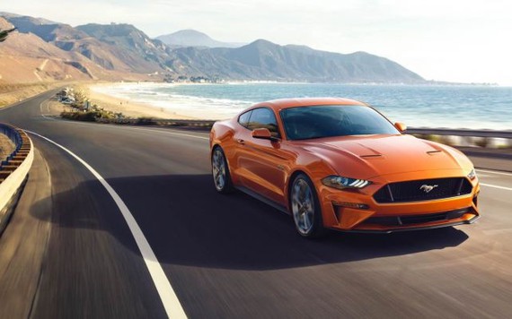 Xe cơ bắp Ford Mustang 2018 điệu đà hơn, giá từ 25.600 USD