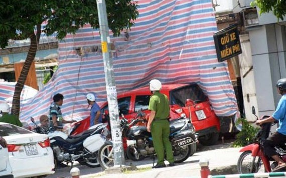 Người đập phá hàng loạt ôtô Grabcar ở Sài Gòn khai gì?