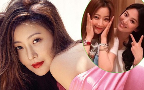 Kim Hee Sun khuyên Song Hye Kyo chuyện mẹ chồng, nàng dâu