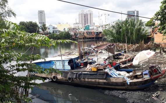 Những hình ảnh buồn của một Sài Gòn nhiều cao ốc chọc trời