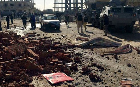 Khủng bố IS tấn công đoàn xe an ninh, 18 cảnh sát thiệt mạng