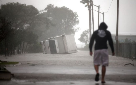 'Quái vật' Irma trút cuồng nộ cực đại lên Florida