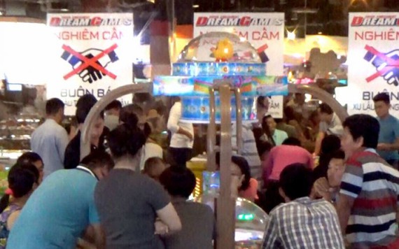 Phá ổ cờ bạc trong trung tâm thương mại Aeon Mall ở Sài Gòn